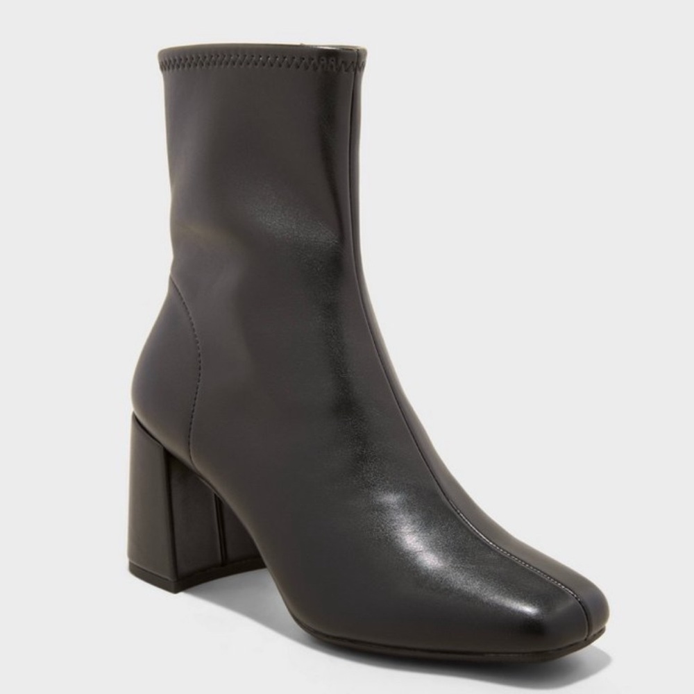 💕NWT “A New Day” Black Heeled Boots with Chunky Heel and Square Toe